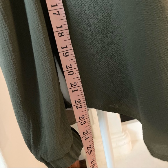 Olive Green Cold Shoulder Top Long Sleeve Blouse Flowy Size Small S - Picture 10 of 11